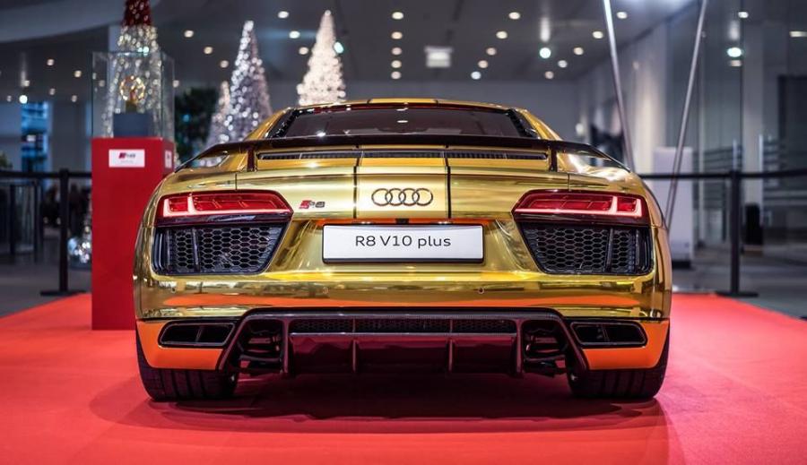  Audi R8 V10 Plus Goldenes Lenkrad 2015 года  (фото 5 из 6)